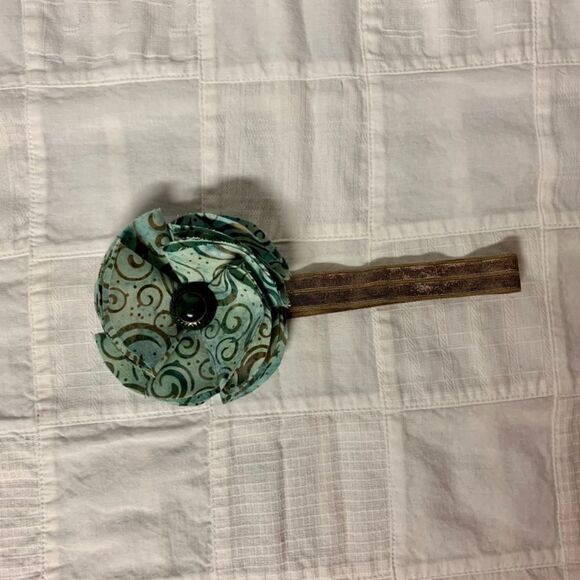 Handmade Infant Headband Brown Green Goldish Flower Center Size 0-3 Months B297 - Picture 3 of 9